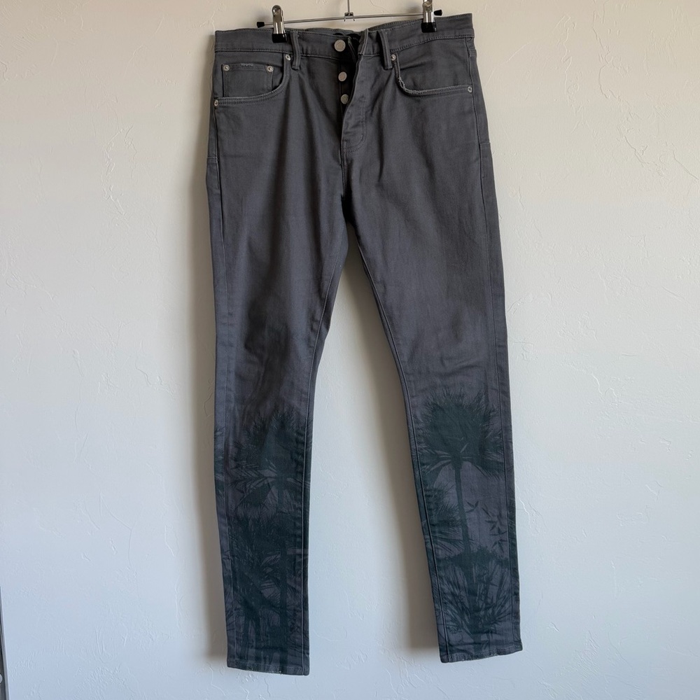 Purple Brand men’s skinny jeans. Size 32. Like new.
